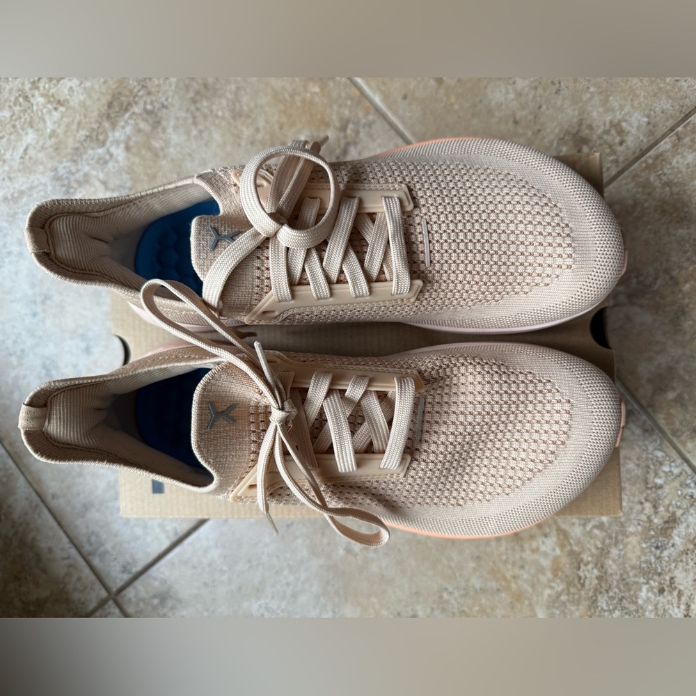 NIB Flux Size 8.5 - Picture 3 of 3